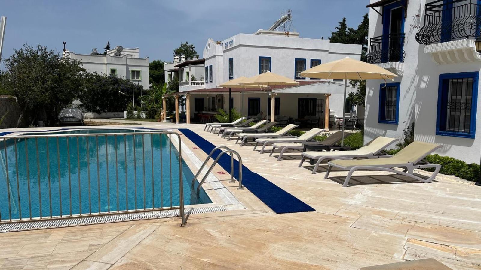 Ege Apartments Яликавак Екстериор снимка