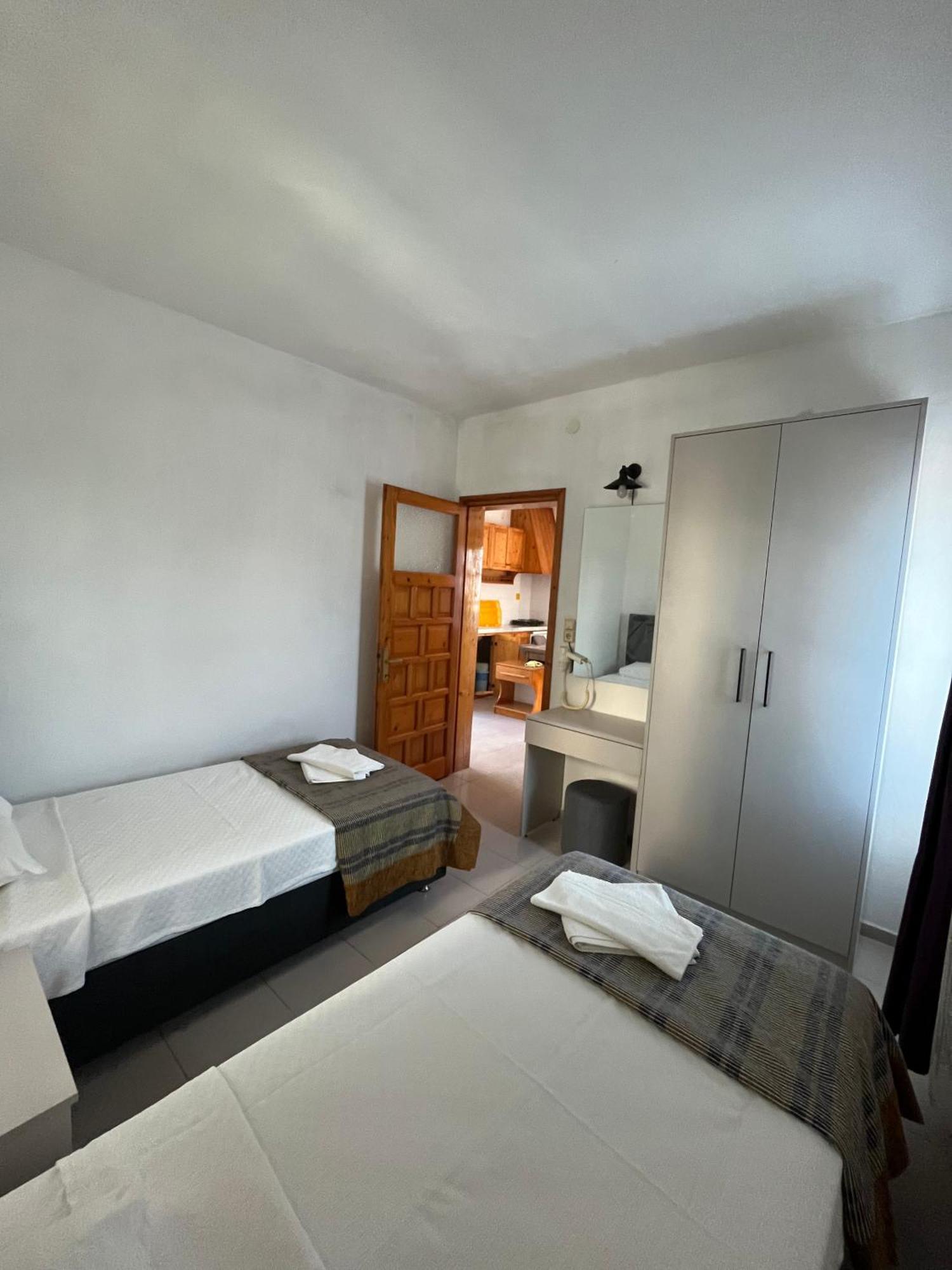 Ege Apartments Яликавак Екстериор снимка