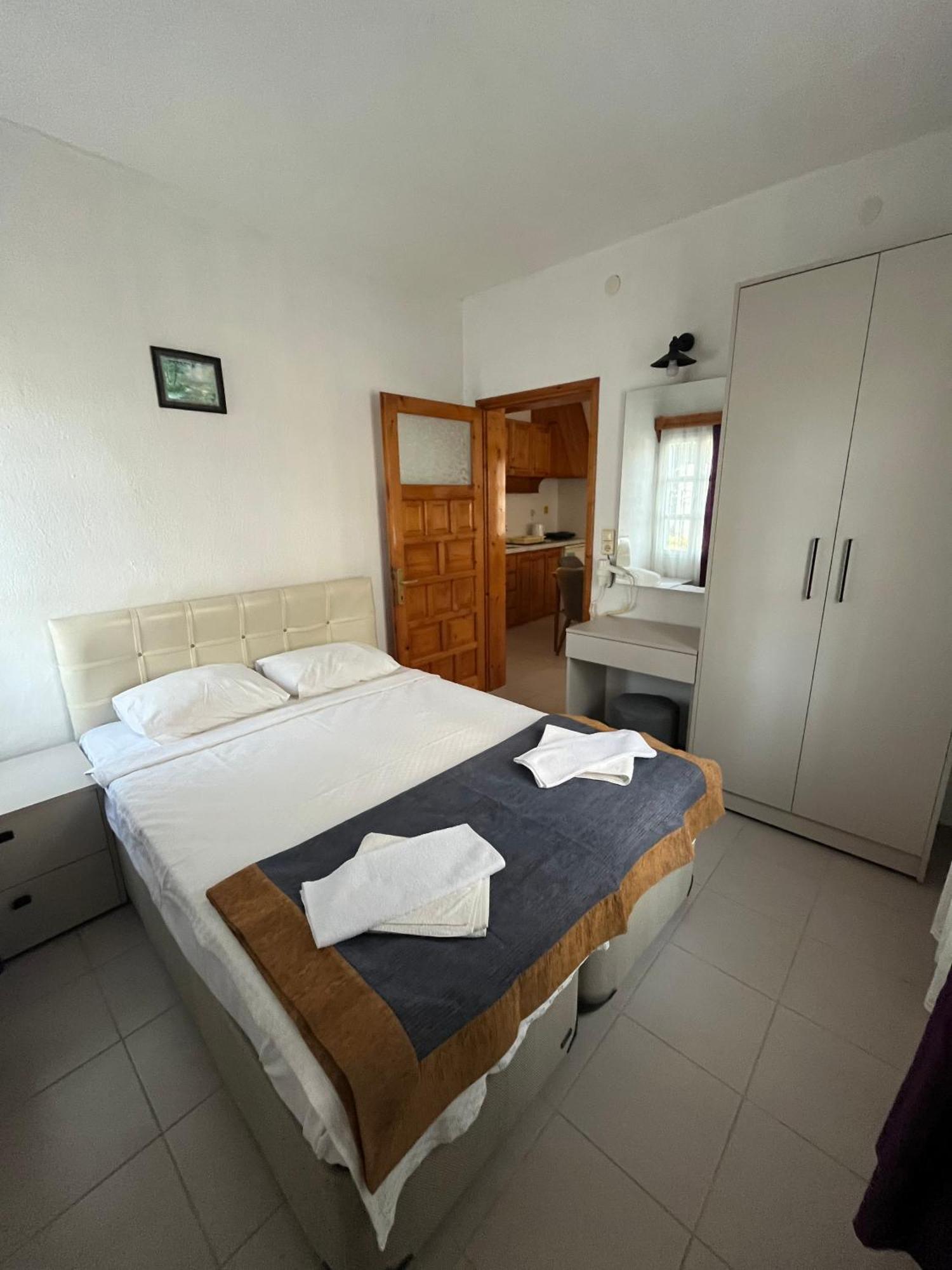 Ege Apartments Яликавак Екстериор снимка